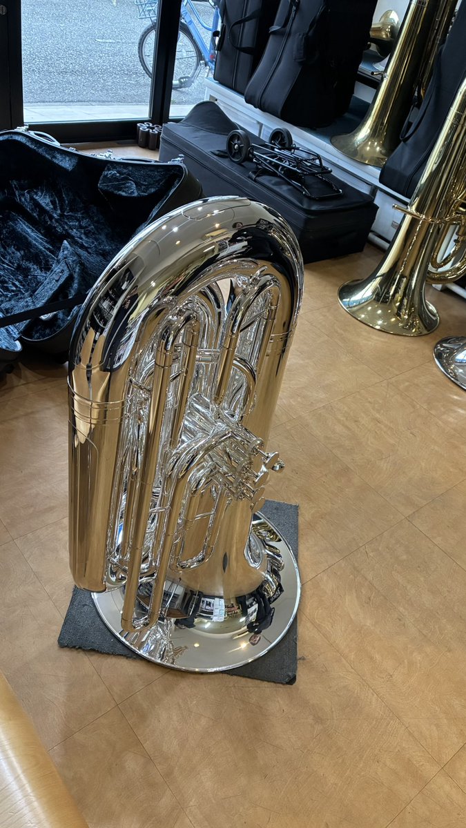 GRANDGAKKI's tweet photo. ヤマハのB♭チューバ
YBB-623Sが2月に発売になりました
C管のYCB-623Sの発売の時と同様に、ご予約していただき、数ヶ月単位で待っていただくような高評価の楽器です。言わばスタンダードチューバの答えのような楽器です。決め打ちしても問題ない方は、是非ご予約していただければと思います。 https://t.co/gvusiXuyyI