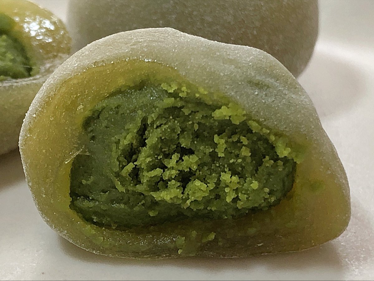 ブルボン おもちのひととき濃抹茶。お餅は弾力がありもちもち、付属の