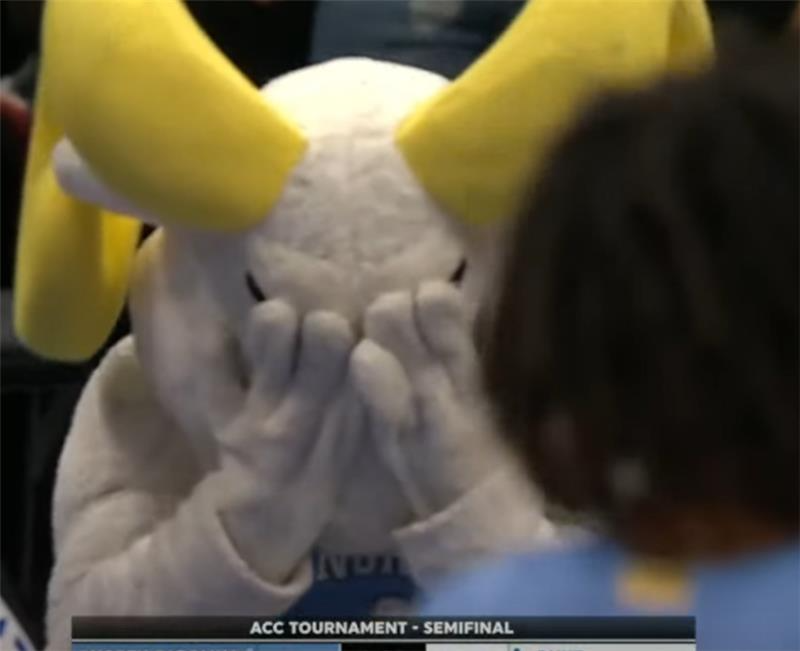 MatthewHaysPhD's tweet photo. Who knew the heels would be doomed by their toes? #DukeVsUNC 

https://t.co/sgQpghxe7Z https://t.co/vB71HBmLGP