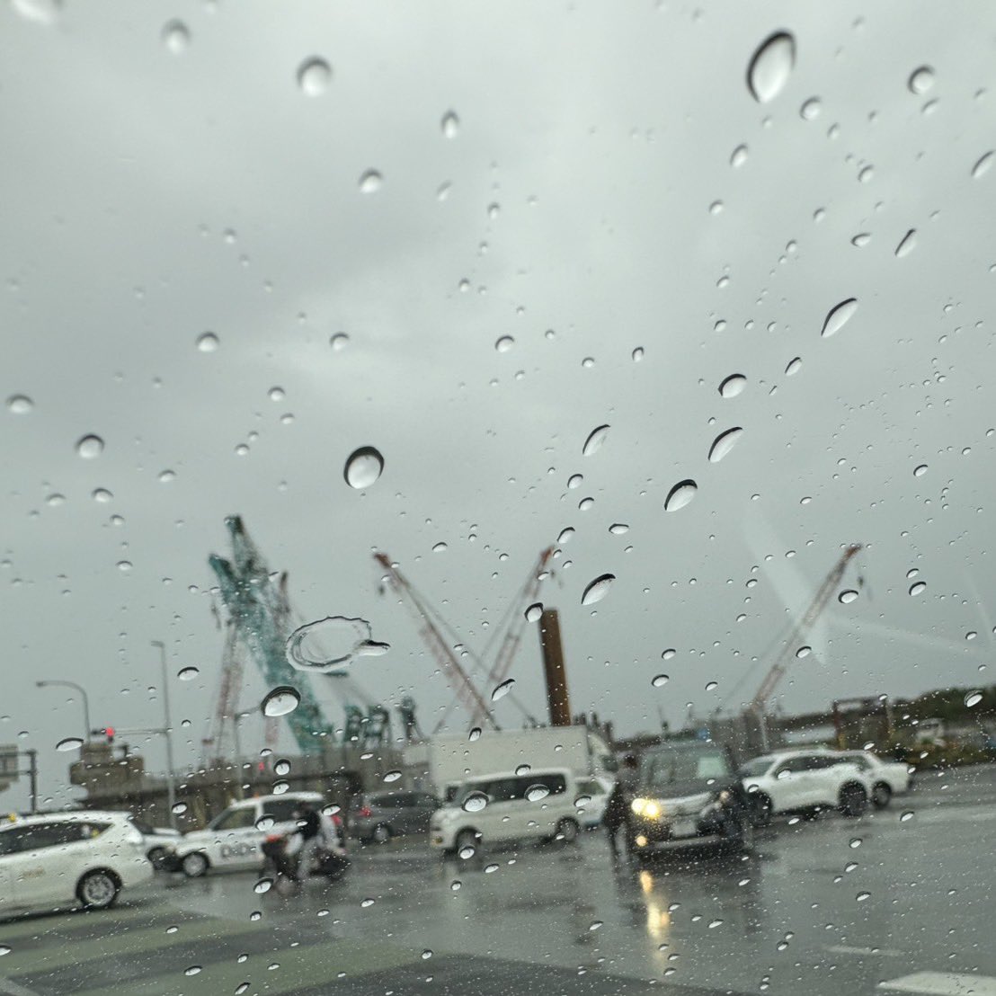 localOKINAWA's tweet photo. 【沖縄県地元情報局】

那覇市
泊大橋入り口　若狭交差点で事故発生
やや渋滞しています。

通行される方はご注意下さい！

シェアお願いします‼︎

🚗ガソリン代が節約できる🚗
女性専用ライドシェアWely
↓さっそく登録↓
https://t.co/7T4DybF2fF https://t.co/fDcmLrEOfL