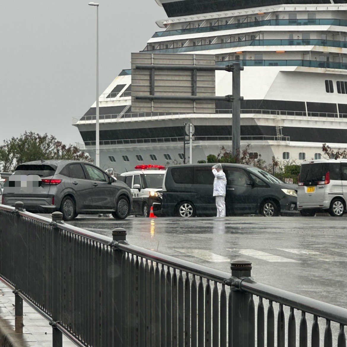 localOKINAWA's tweet photo. 【沖縄県地元情報局】

那覇市
泊大橋入り口　若狭交差点で事故発生
やや渋滞しています。

通行される方はご注意下さい！

シェアお願いします‼︎

🚗ガソリン代が節約できる🚗
女性専用ライドシェアWely
↓さっそく登録↓
https://t.co/7T4DybF2fF https://t.co/fDcmLrEOfL