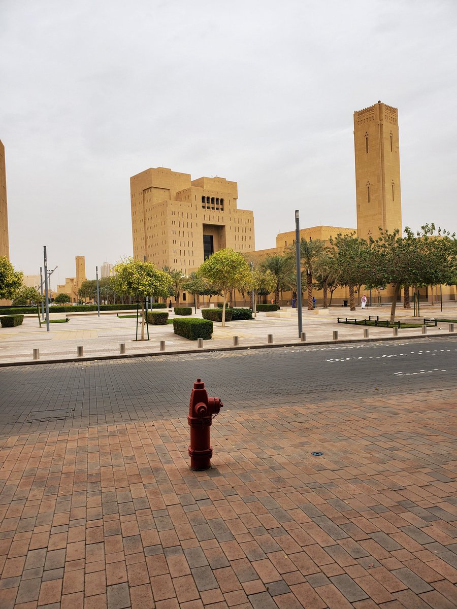 كان الوقت المفضل لوالدي الشيخ صالح بن محمد بن مصيبيح رحمه الله الجلوس بعد صلاة الفجر لقراءة القران واسترجاعه وهو الذي أمضى حياته في تدريسه وحفظه وإمامه  المصلين ومنها صلاة التراويح في مسجد حي الفوطة بالرياض حيث كان يصلي بالأمراء ومنهم الأمير سلطان والأمير تركي والامير نايف رحمهم