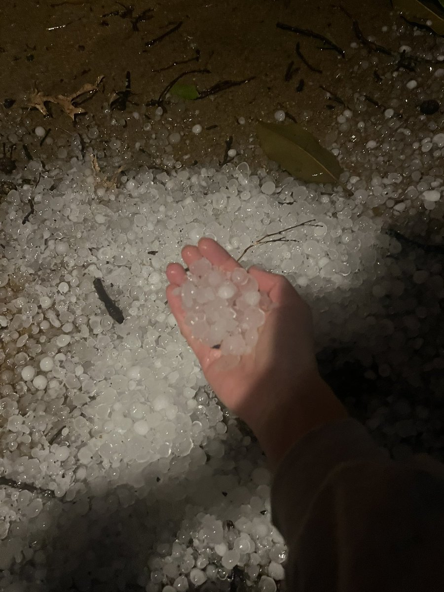 STLMelB's tweet image. Did it snow? Nope, hail and rushing water in @stlhills. #stlwx #stlweather #realtime