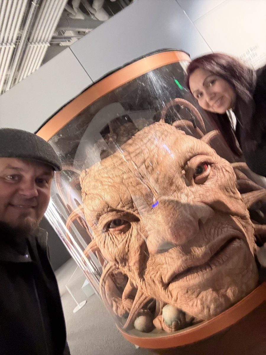 ParksAndCons's tweet photo. Hanging with our Boe #DoctorWho #WorldsOfWonder https://t.co/xcrDUx790k