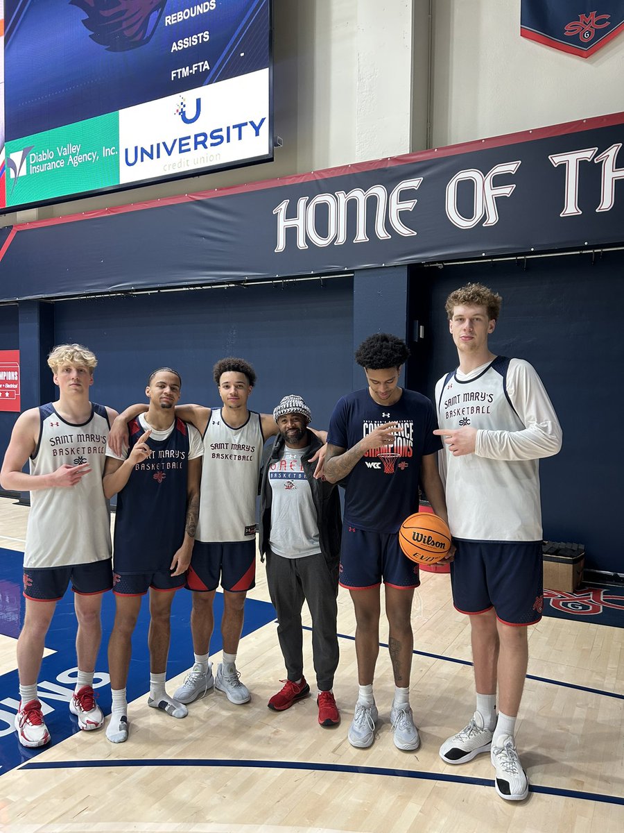 MikeyLewis05's tweet image. BIG THANKS to our athletic training staff for their hard work and & support to SMC MBB!