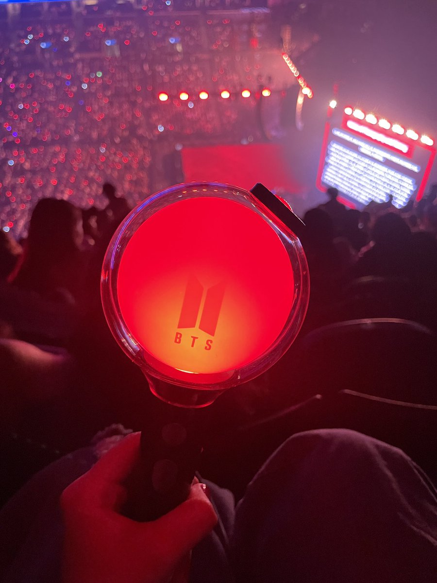 dami⁷ ⊙⊝⊜ is seeing bts! tweet media