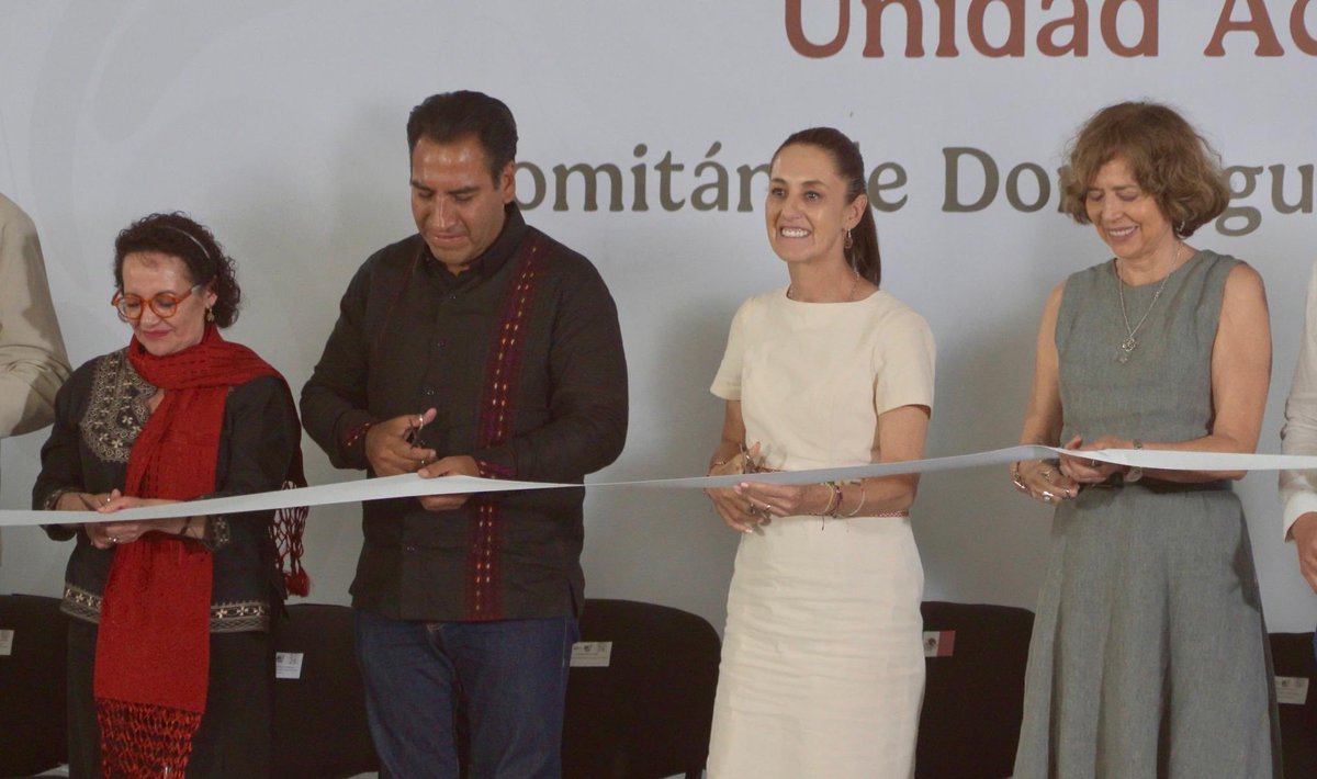 ramirezlalo_'s tweet photo. En su visita a Chiapas, acompañé a la presidenta Claudia Sheinbaum Pardo @Claudiashein a la inauguración de la nueva Universidad Rosario Castellanos en Comitán de Domínguez. 

¡Enhorabuena por las y los estudiantes chiapanecos! https://t.co/Ulmoa9xQwP