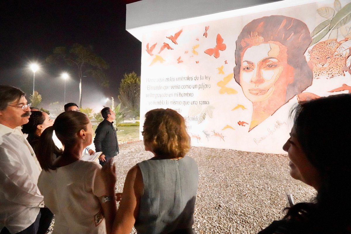 ramirezlalo_'s tweet photo. En su visita a Chiapas, acompañé a la presidenta Claudia Sheinbaum Pardo @Claudiashein a la inauguración de la nueva Universidad Rosario Castellanos en Comitán de Domínguez. 

¡Enhorabuena por las y los estudiantes chiapanecos! https://t.co/Ulmoa9xQwP