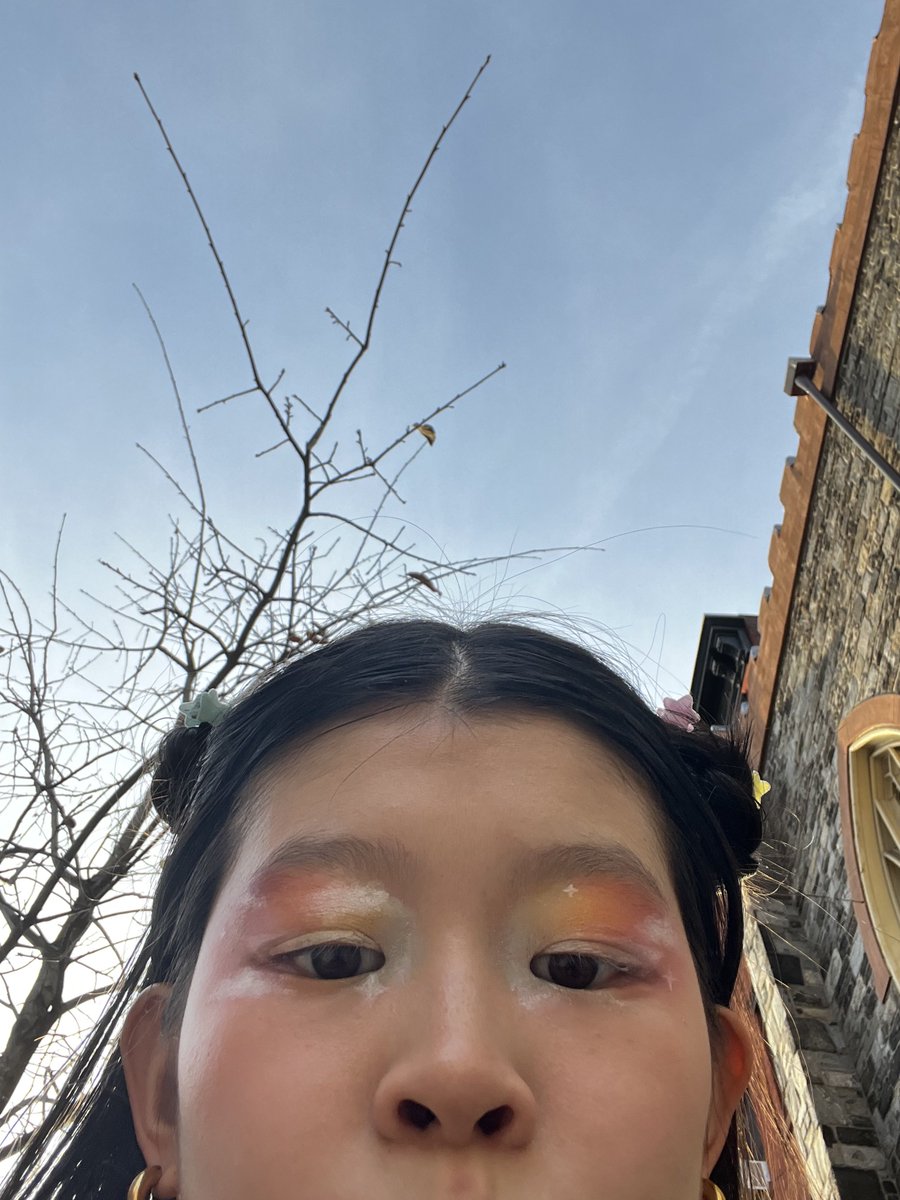 no one told me the middle portion of hobi's concert would be so horny