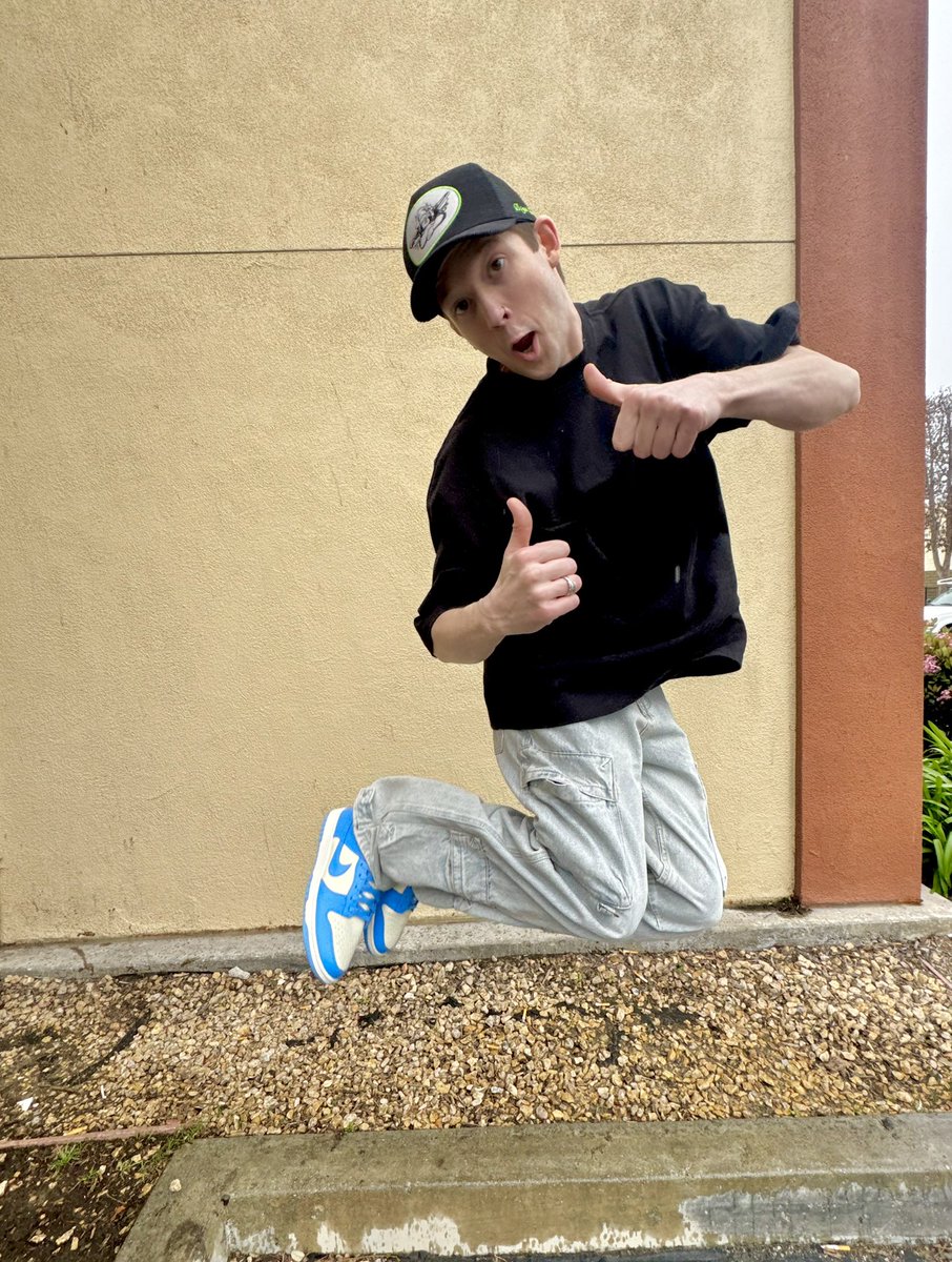 codenamewiley's tweet image. I can’t believe I’m saying this but…

IM PLAYING @sevenstarsfest THIS OCTOBER!!! Incredibly honored to be a small part of the return of @Griz 

Register for Pre sale below! 🎷

griz.lnk.to/wearesoback