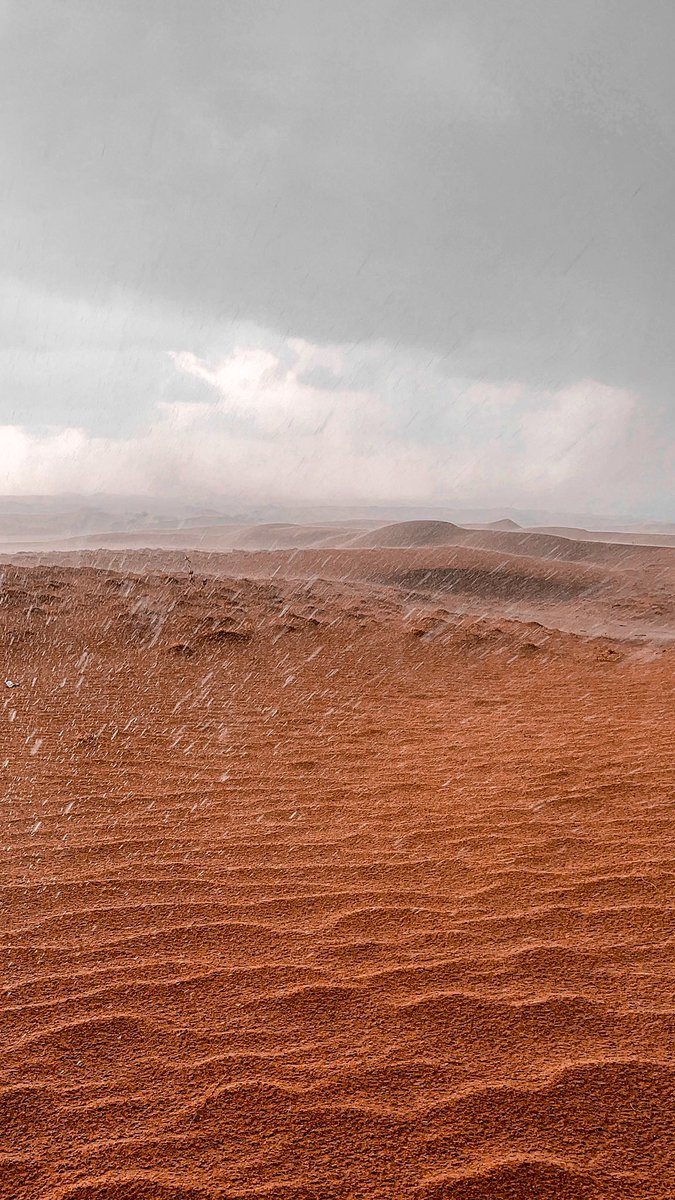 شفت صور كثيره للمطر بس اجمل من هذي ما شفت