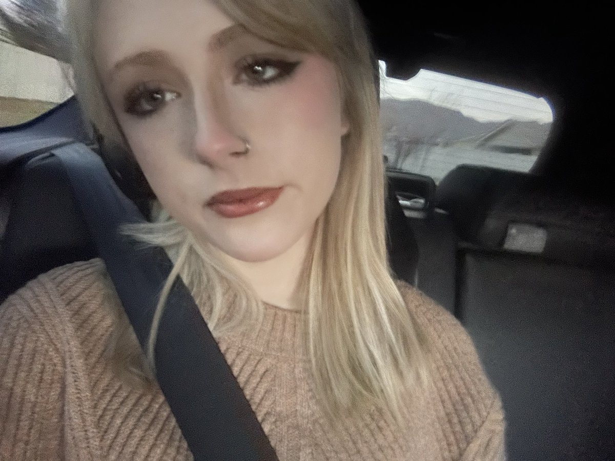 LuckyLovesPink's tweet photo. I fear I never post but update:

-All is well, 
-I do dance and some ceramics. 
-I still post on tiktok ( @LuckyLovesPink )! 
- And a little update selfie. 

Love yall!! https://t.co/xHaFPoGQfI