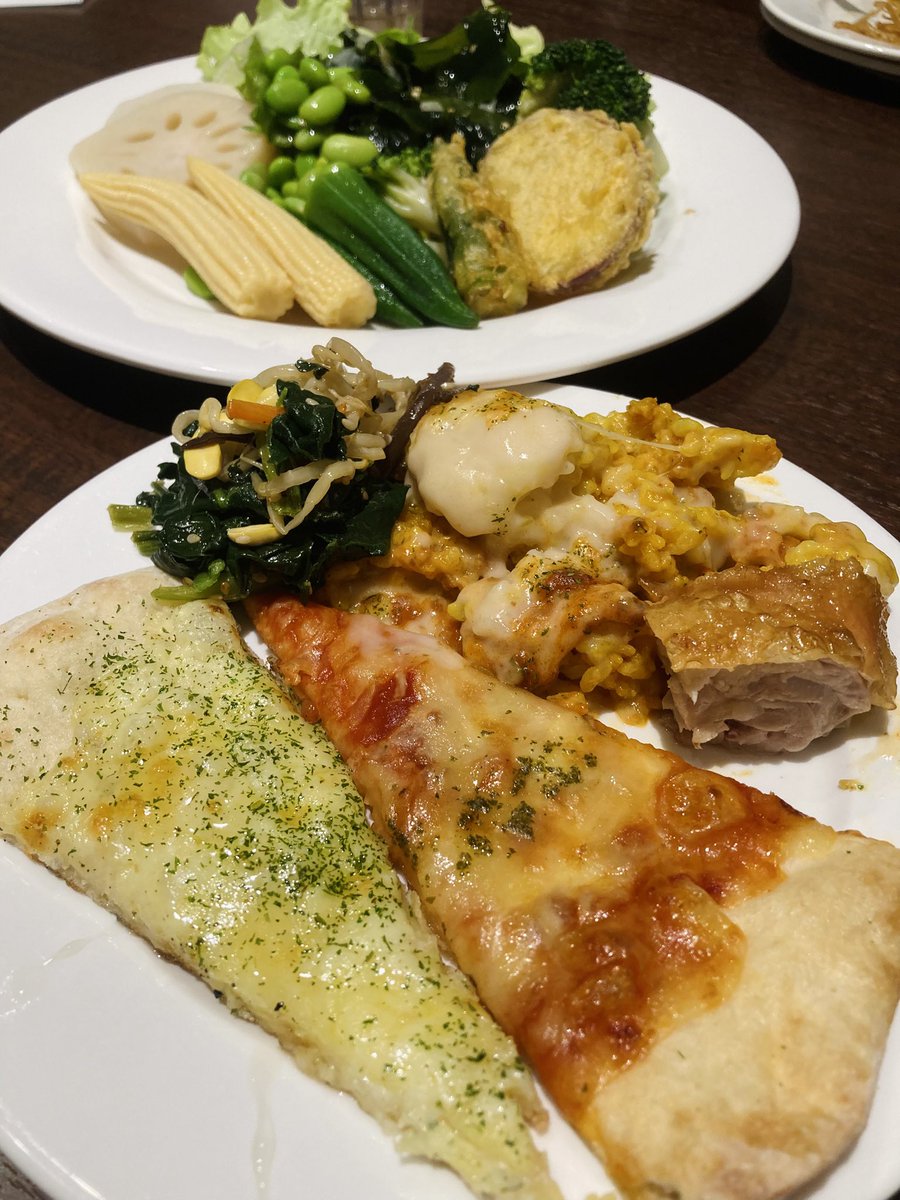 pinkiloveit's tweet photo. 【WORLD BUFFET】@千葉ポートタウン
ウワサの業務スーパーが運営するブュッフェへ行ってみました🤭色々食べたくて2巡して満腹です🙏✨韓国料理フェアのスープが美味しくて幸せでした♪
#飯テロ #おそとごはん #韓国料理 #ランチ #業務スーパー #WORLDBUFFET https://t.co/FbDDEzJEWG