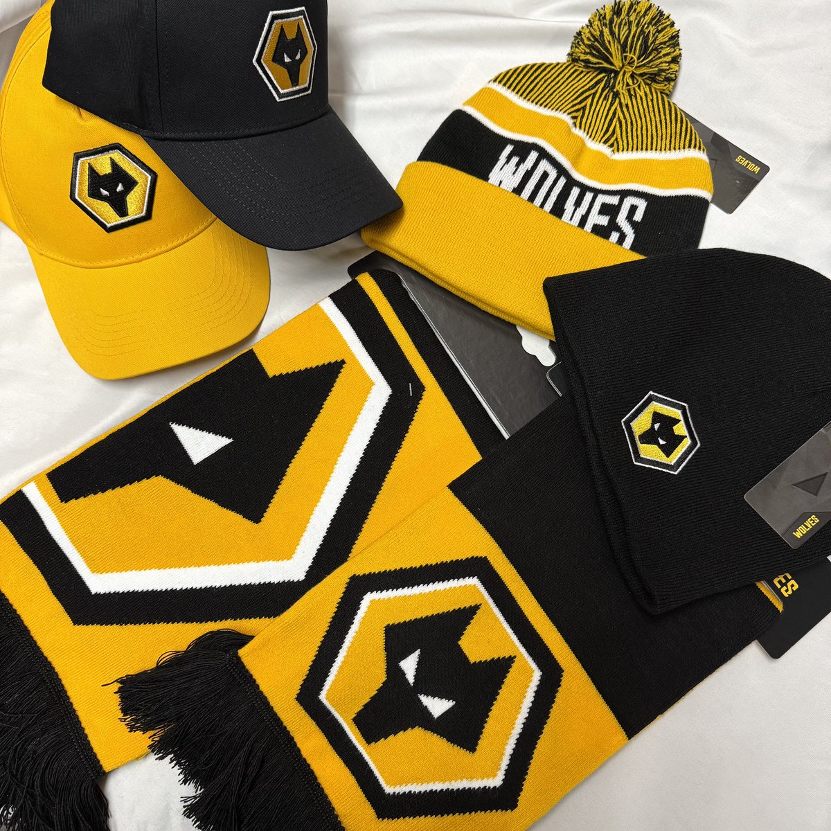 🐺 #ウルブス 📢ユニフォーム＆アパレル類入荷📢 🟡 24-25 HOME & AWAY
