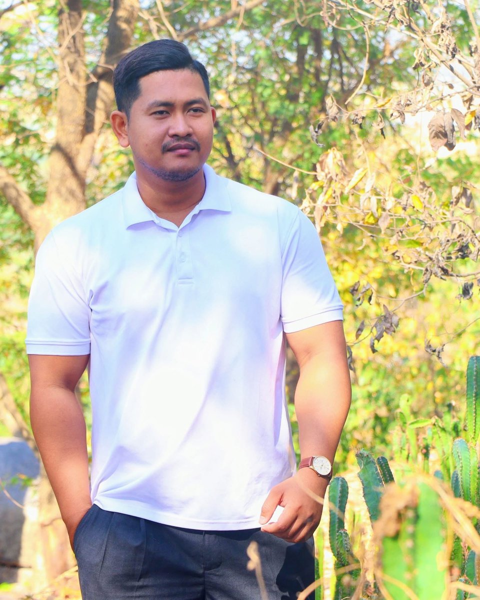 pavy3990's tweet photo. សង្ហារម្លឹងៗលោក😍 https://t.co/1oCzHgYQDf