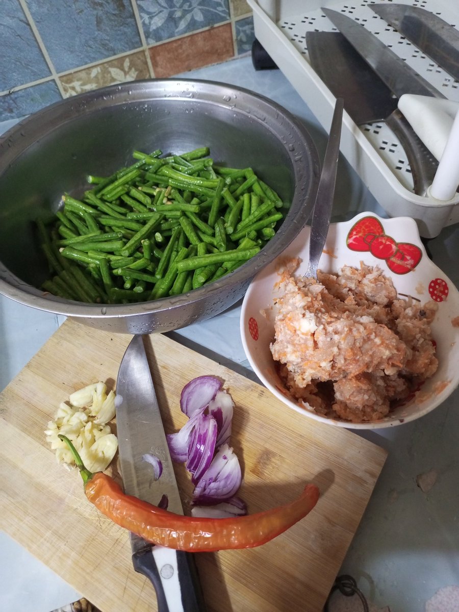 luckianna12's tweet image. Bringing the farm to my kitchen
#cookingtime 🥗