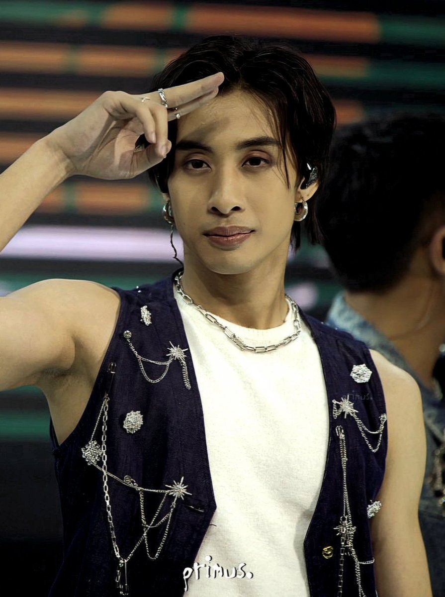 pitclips's tweet photo. may pa armpit na sila...@primus917  thank you for these shots! 

#BGYO_Divine 
#pakilikilinimayor
#bgyoarmpit https://t.co/k9EXmg3kFO
