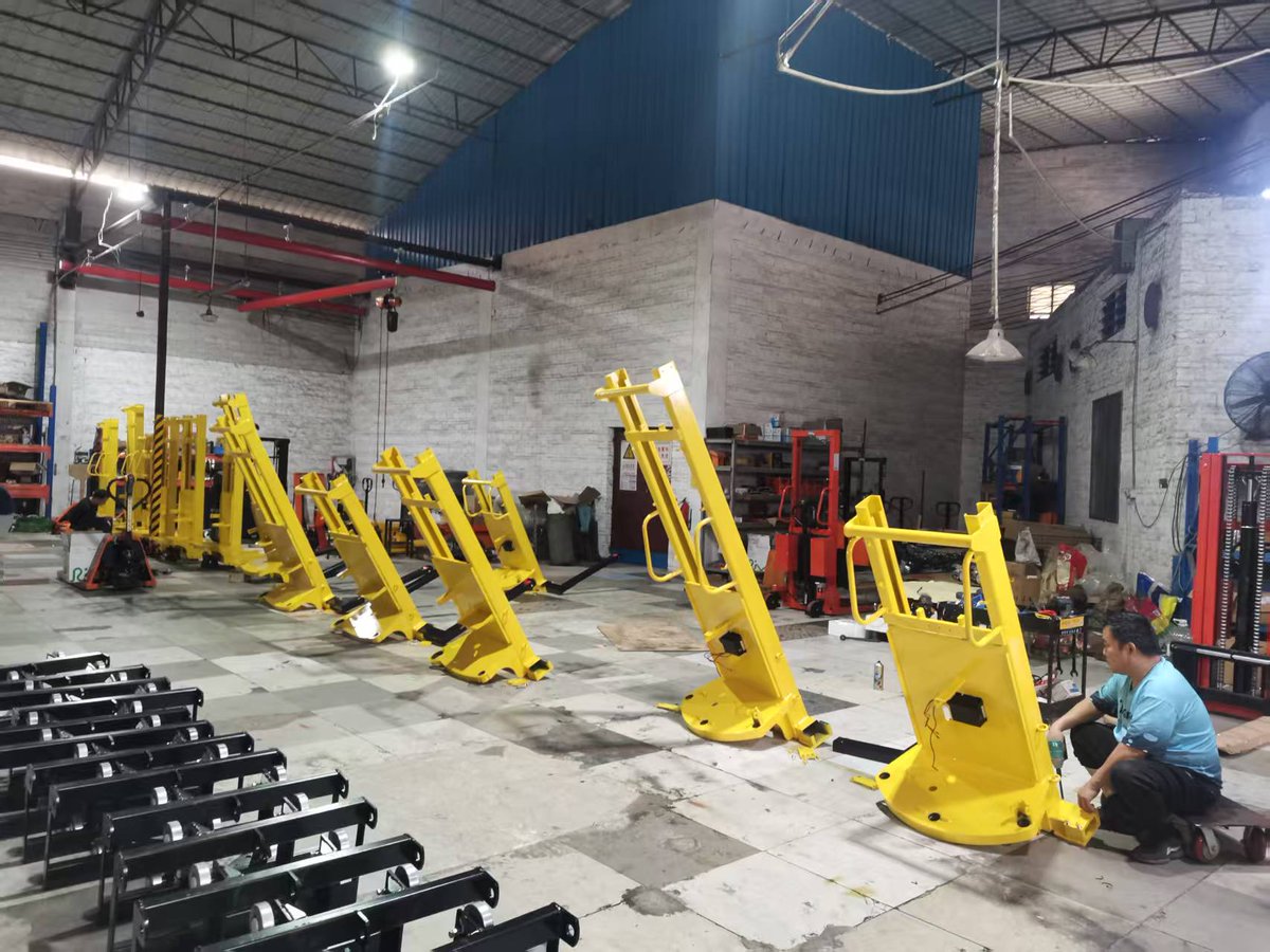 NiuliForklift's tweet image. Customized, semi or full electric stacker production.
OEM and ODM services are available. Provide professional support and consultation to help you achieve more tremendous success.
#stacker #semielectricstacker #palletstacker 
#materialhandlingsolutions #warehousingequipment