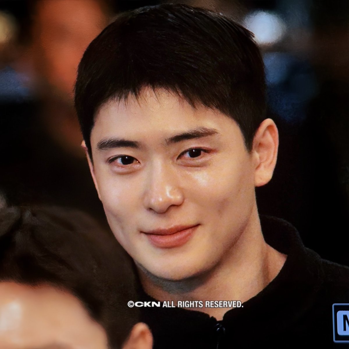 โอ้โห ผิวหน้าแจฮยอนผิวหน้าทหารกล้องสดก็แบบนิ้ glass skin หล่อชะมัด ㅠㅠ