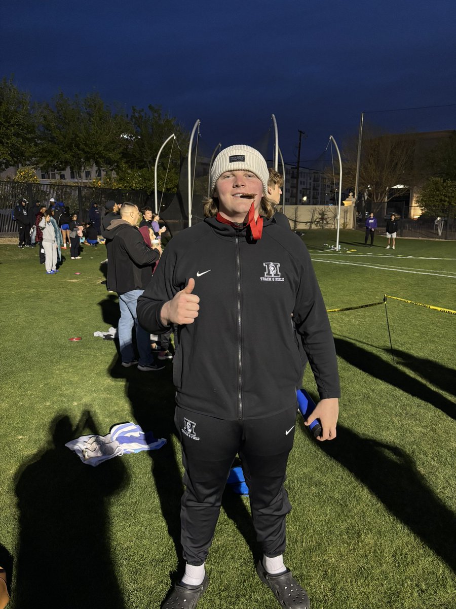 Hamilton Husky Throws tweet media