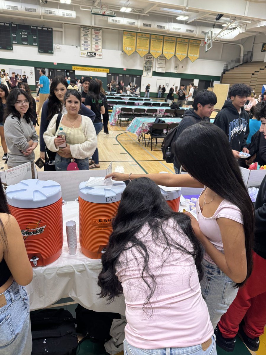 Festival Of Cultures 2025 💚💛 So proud of our Estudiantes Unidos students  for participating in this amazing event at EGHS! 🎉