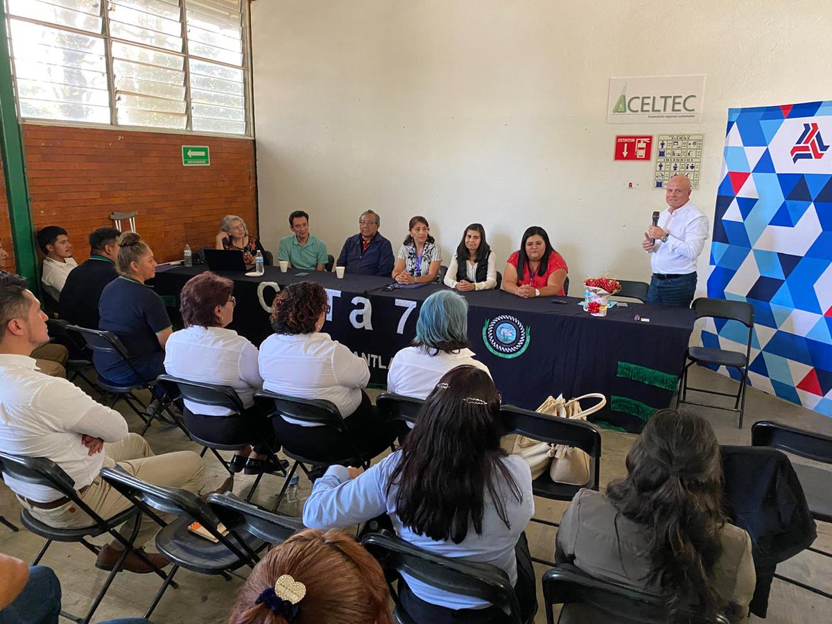 FUMEC_ORG's tweet image. FUMEC impulsa el emprendimiento en comunidades y áreas rurales con mujeres y jóvenes en Tlalnepantla, Morelos,  donde se llevó a cabo el Diplomado de Emprendimiento realizado en el CBTA71 en colaboración con Aceltec y Universidad La Salle Cuernavaca.