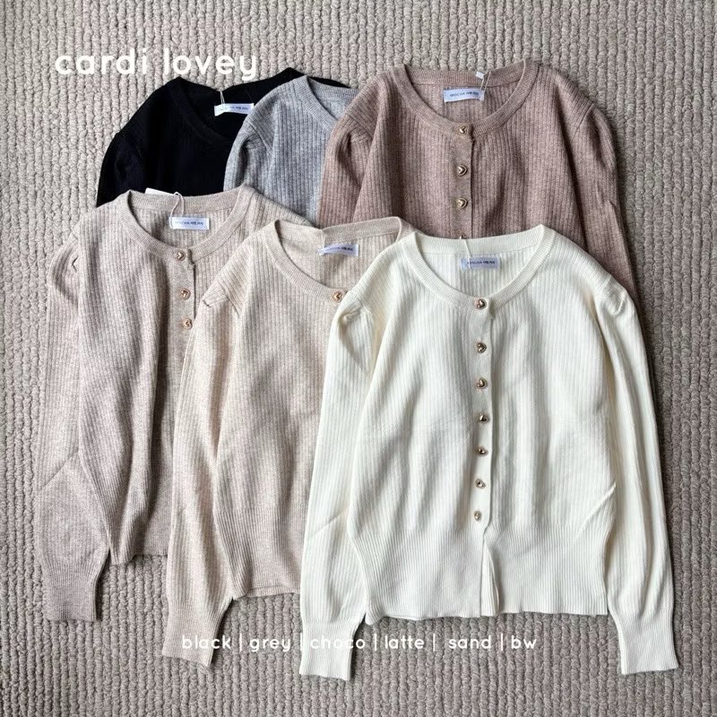 Beatboxie's tweet photo. Mau cardi yang setipe sama ini dong, warna sand/cream/ivory atau warna netral lainnya boleh https://t.co/jjxrePv16r