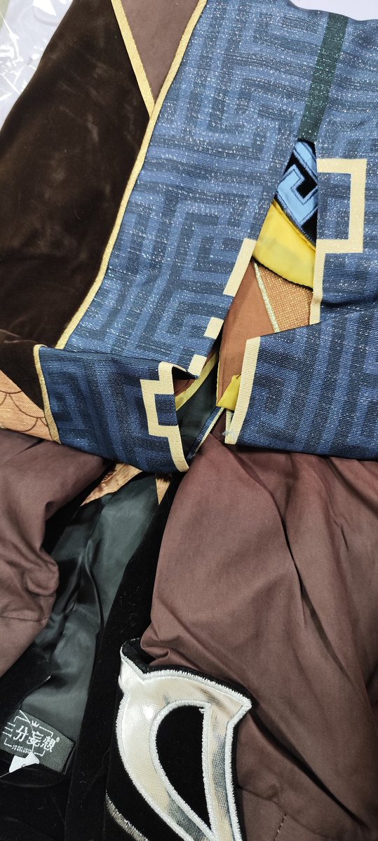 畳み方も分からなければ着方も分からないぜ！