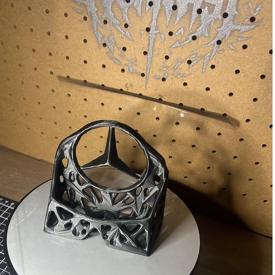 technast's tweet image. Pushing 3D printing to the edge.

A biomorphic Mercedes-Benz-inspired card holder, crafted through innovation.

At Technast, we make the impossible, possible. 🔥

#Technast #3DPrinting #Innovation