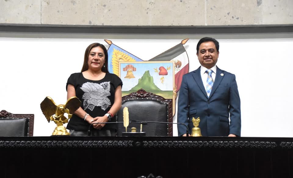 AndresVeVa_'s tweet photo. Con el propósito de establecer un mejor diálogo en temas de movilidad y asuntos relacionados al Valle de México, a fin de lograr una mejor calidad de vida para las y los hidalguenses, me reuní con la diputada del @Congreso_CdMex, Xóchitl Bravo. 

#TuAmigoAndrés #Hidalgo https://t.co/LRUvBX29LG
