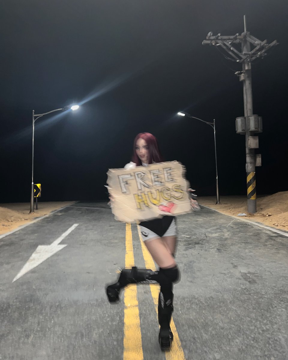 rvstgrm's tweet photo. [INSTAGRAM POST] - 3P

나 안아 … ❤️

#SEULGI #슬기 @.hi_sseulgi 
#BabyNotBaby
#SEULGI_BabyNotBaby
#RedVe[...]
https://t.co/FxIZlnXSLb

@RVsmtown #RedVelvet #레드벨벳 #Cosmic 
250313 · 20:38:33 KST https://t.co/S2WKdrwd1O
