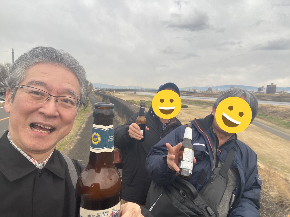 harlequin_moon's tweet photo. LongGood
ジンと
場所移って
ドイツビール🍺
とカレーソーセージ🌭
を川縁で

#LongGood
#ドイツデリカテッセンクリンゲン https://t.co/dIKtXJYwtX
