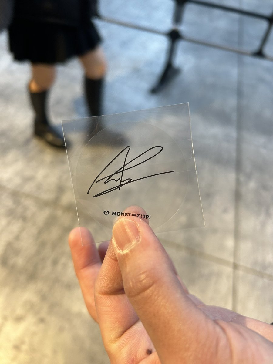 jujusuki66's tweet photo. HELLOMONSTERS BABYMONSTER ベビモン
交換

『譲』　画像添付

『求』　チキタトレカ、チキタサインカプセル、ローラサインカプセル

#ベビモン
#BABYMONSTER https://t.co/Gbn0Kp3F4R