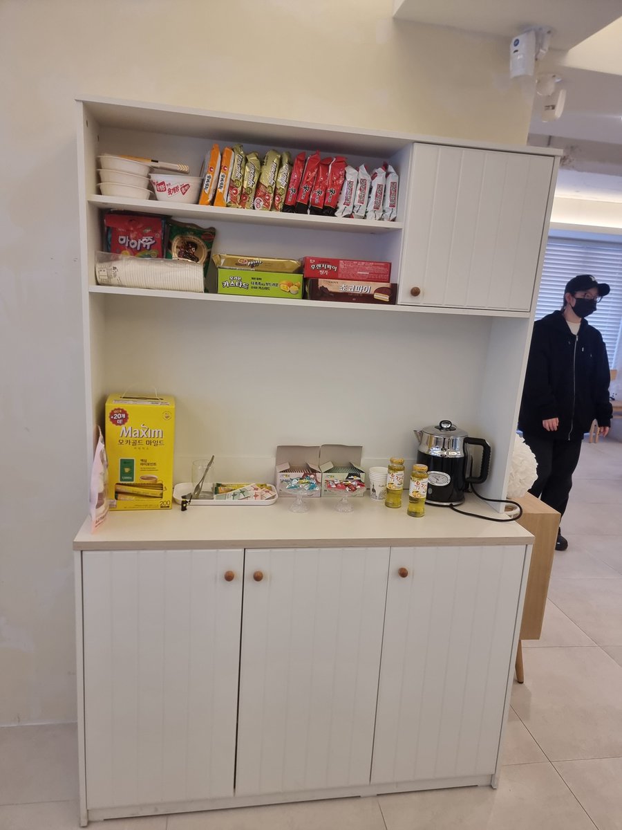 송태원  생일축하해요!
디피 진짜 잘 꾸미셨더라. 알바때문에 테이블 이용 못한게 슬픔 ㅠ
깨알같은 강아지 간식도....

#선물은_괜찮습니다_축하는_감사합니다 
#송이아빠_이제_선생님_하셔야죠 
#샛노란_봄을_맞은_씨앗에게