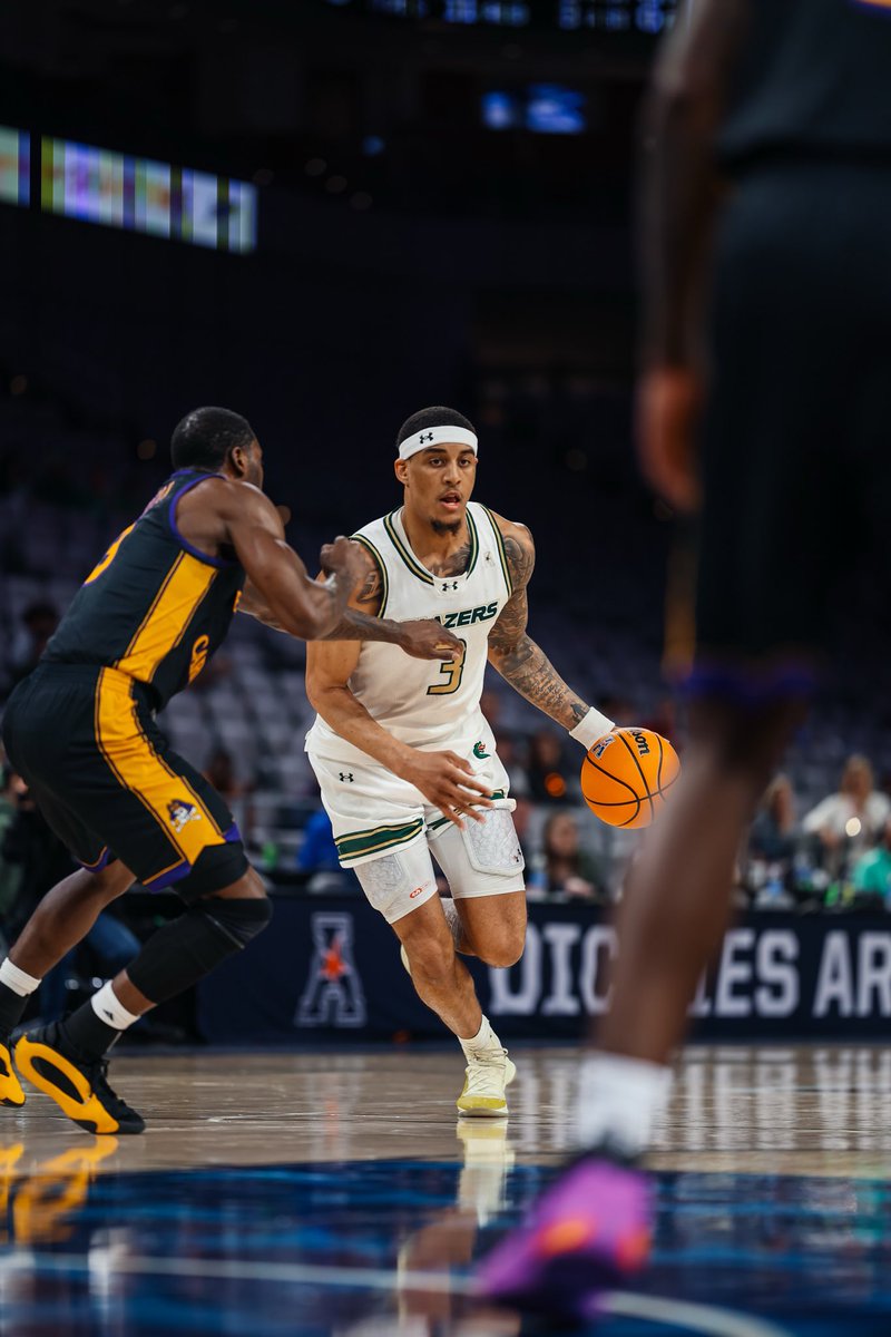 UAB_MBB's tweet photo. Legendary performance.

30 points
20 rebounds
8 assists
5 steals
4 blocks

#WinAsOne https://t.co/zjIAqAV7bW