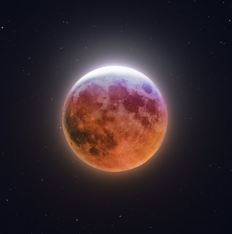 EtienneKlein's tweet photo. L’éclipse de lune de la nuit dernière photographiée par Andrew
McCarthy depuis son jardin californien. 
📸 Andrew McCarthy https://t.co/tcx2hegCoG
