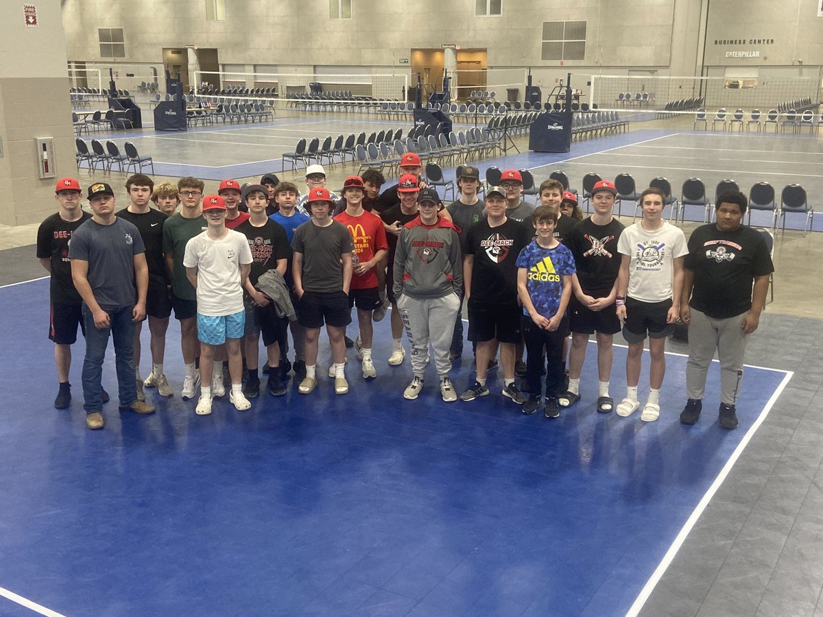 DCM_Football's tweet photo. Thank you to the @PeoriaCivicCntr for hosting the @DCM_Chiefs tonight setting up for a weekend 🏐 tournament 🫡
See you Sunday for tear down 🗣️
#DYJ #31andCounting https://t.co/u5BRZZTlkK