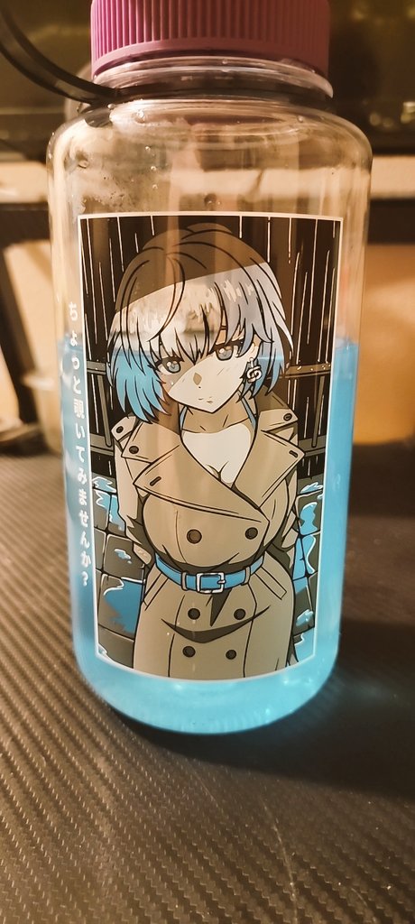 RuenAllis's tweet photo. @GamerSupps 32 fluid ounce is good but I need a 64 fluid ounce mega jug. Big water for big boi https://t.co/vEvqZVzZ4R