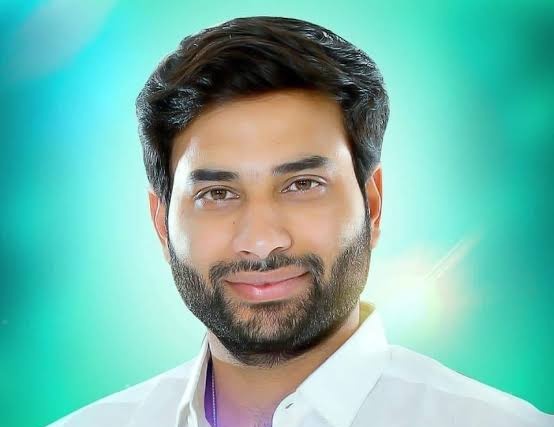 NinjaConcrete's tweet photo. యువ నాయకుడు, సోదరుడు, ఎన్టీఆర్ జిల్లా వైయస్సార్ కాంగ్రెస్ పార్టీ అధ్యక్షులు @DevineniAvi అన్నకు హార్దిక జన్మదిన శుభాకాంక్షలు.
#Devineni https://t.co/z0ZWLoKdV1