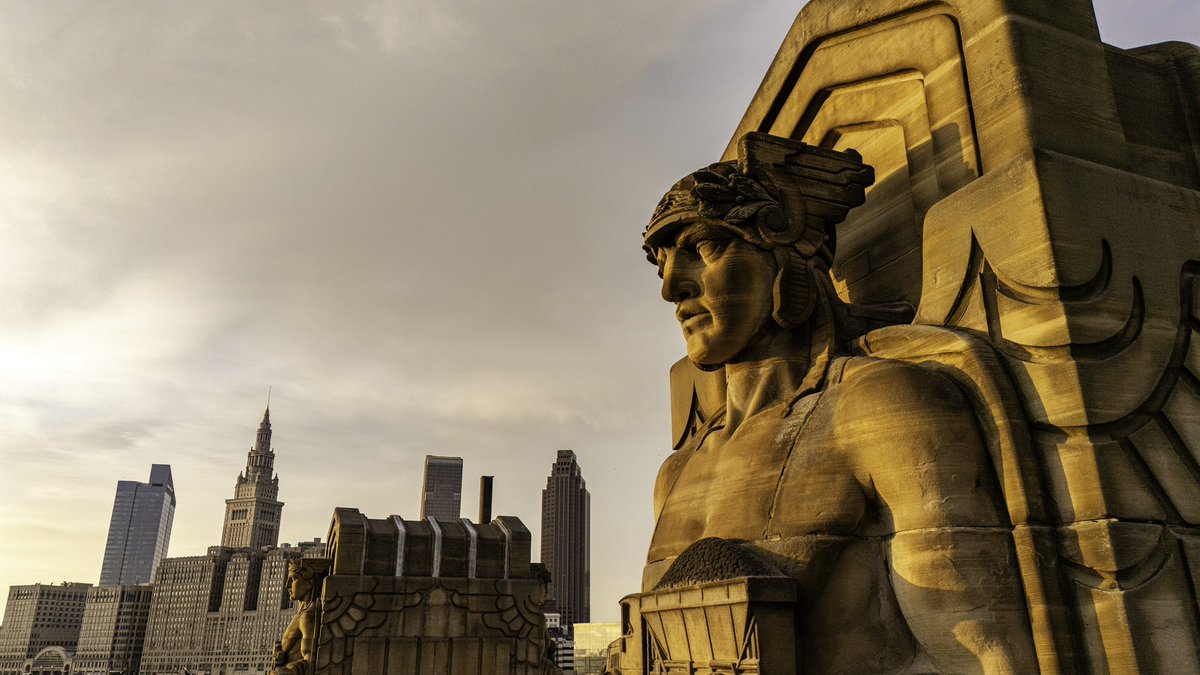Korey_Smerk's tweet image. Guardians 3 ways at sunset. 🌅

Forever my favorite monument in The Land. 
@thisiscle 

#thisiscle #clevelandsunset #exploredperspective #cleveland #guardians #clevelandguardians