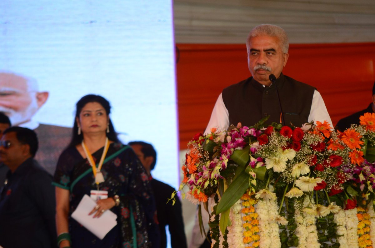 AnitaSahgal's tweet photo. माननीय मुख्यमंत्री श्री योगी आदित्यनाथ जी द्वारा...‘‘मुख्यमंत्री युवा उद्यमी विकास अभियान’’ (सी0 एम0 युवा) के अर्न्तगत आगरा मण्डल के 1000 युवाओं को रूपये 50 करोड़ का ऋण वितरण कार्यक्रम का संचालन करते हुए।

#anchor #actresses #anitasahgal #UPCM #YogiAdityanath @myogiadityanath https://t.co/j1GSe9Fd6L