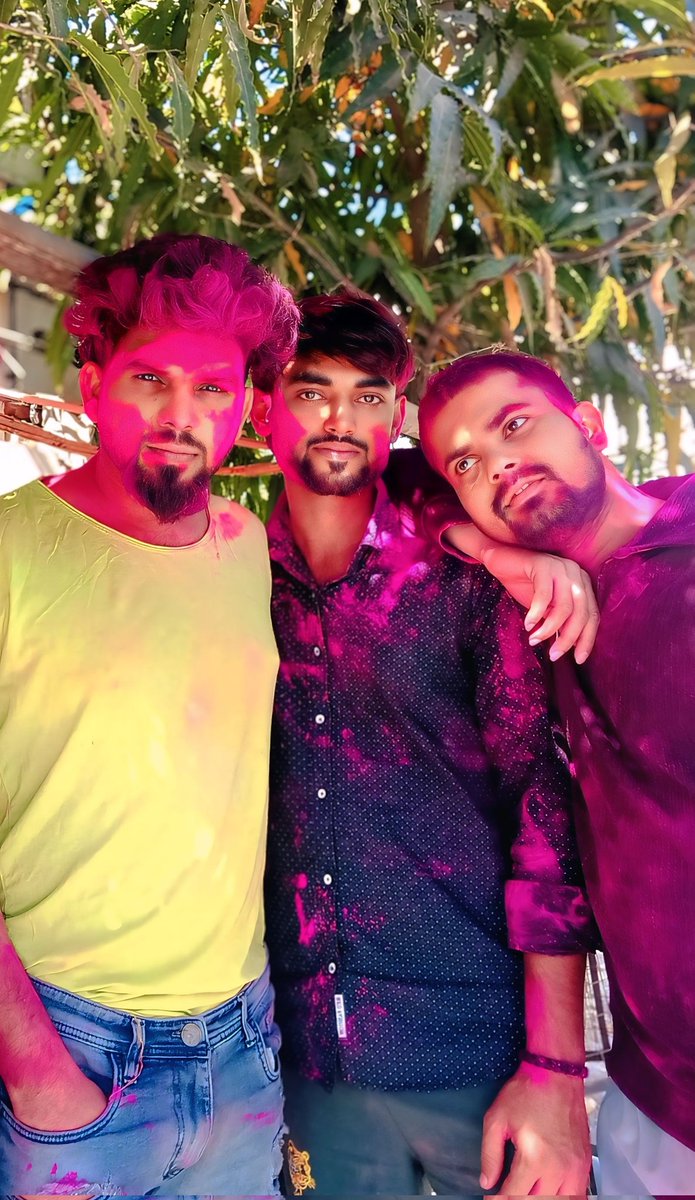 PUSHPENPATEL02's tweet photo. "होली हमें सिखाती है,
कि जीवन में हर रंग
जरूरी है ,चाहे वो सुख
का हो या संघर्ष का !!"
#Ram_Ram_ji 😊🙏 https://t.co/YwMs71Hj8S