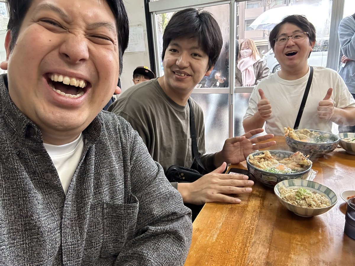 kando_jjj's tweet photo. いつも我々を震わせる天ぷらうどん様。
新作の肉ごぼうごはん。
ベリーキュートでした。
ありがとうございます。 https://t.co/hzj1eVYlPg