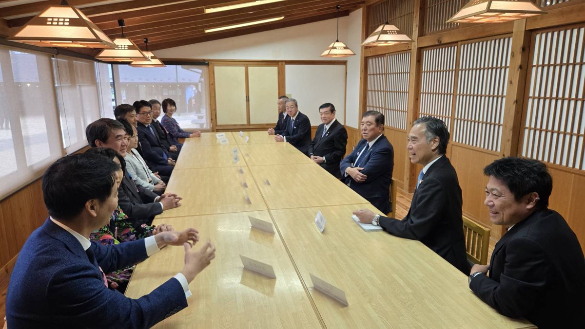 shigeruishiba's tweet photo. 伊那市「名人亭」で、新地方創生会議の有識者、発表者の方々との昼食懇談会 https://t.co/0exRgd5IDR