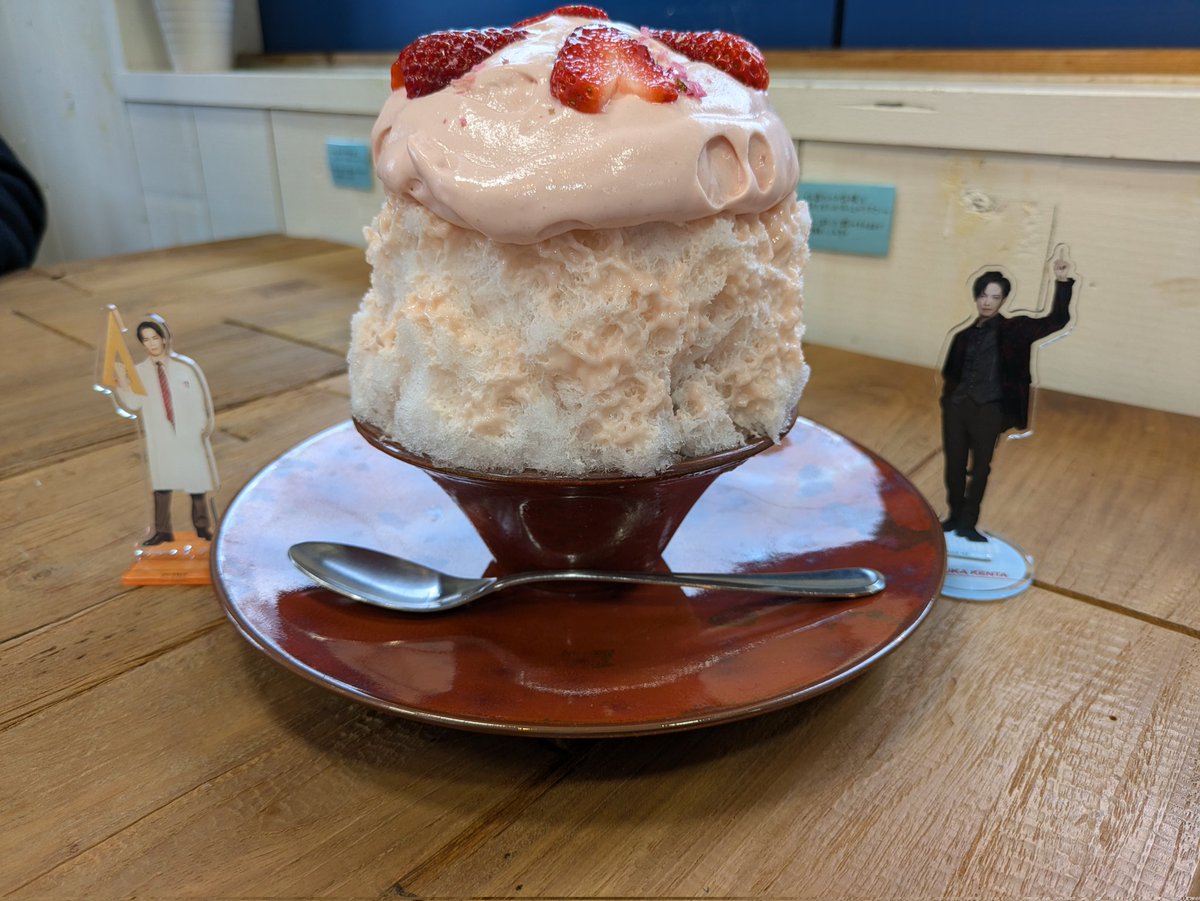 tomo3608's tweet photo. @1cchizu COCO WALK隣に併設されてるかき氷屋へ…美味かった🍧😁
健太くん…これマジで姪っ子ちゃん’sは喜ぶと思う😊
大きさはアクスタ参照😆
これは期間限定の“桜”というかき氷だけど季節毎に何かしらありそう🥰
@PORTGAS_D_KENTA
#純喫茶つながり閉店します
#猪塚健太
#竹財輝之助
#COCOWALK
#uminagomi https://t.co/vnO1581fFj