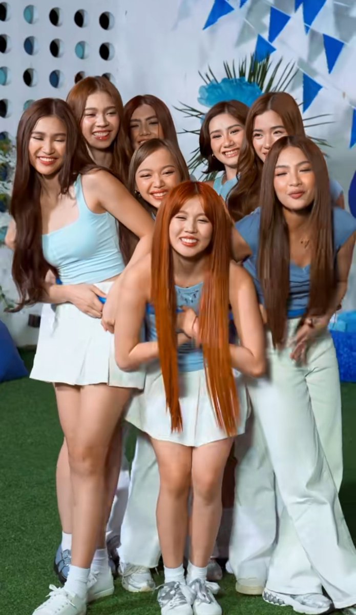 Lucky_Yvess's tweet photo. HAHAAHAH grabe mag kasya sila sa isang hulahoop 😭🤣
#ModessBini #Modess #ModessGirlsGirl #BINI https://t.co/1FiNE6fTaG