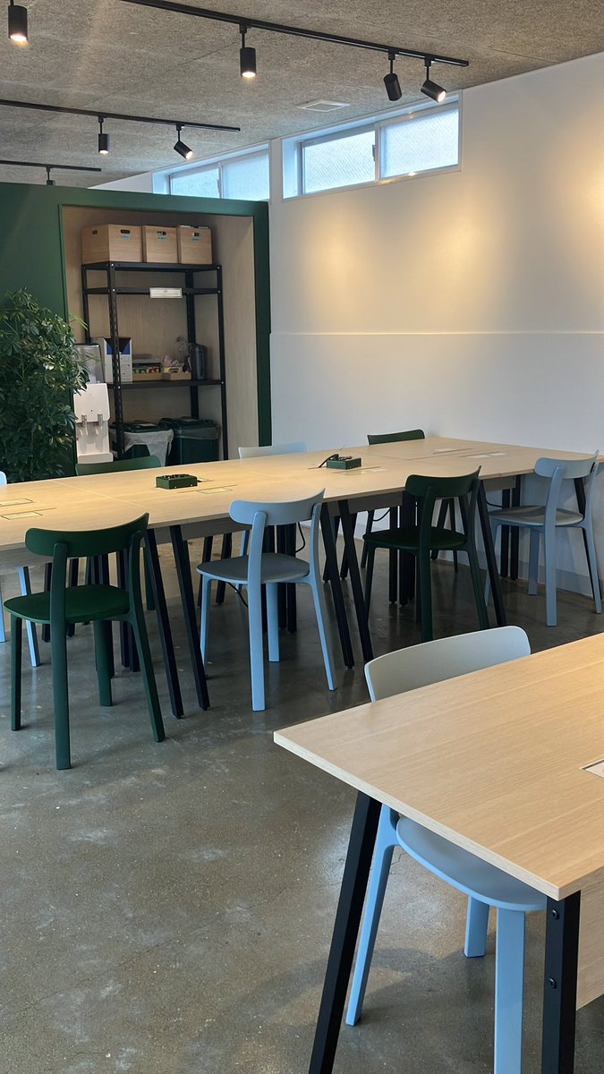 MobiLab_Q's tweet photo. 【学生会員無料の作業スペースあり⭕】

九大学研都市駅徒歩0分
コワーキングスペース、モビリティレンタルの【SKIP】です！

🆓学生会員2時間無料❗
☕ドリンク飲み放題❗
💻WiFi・電源完備❗
🚲電動自転車、E-BIKEレンタルで快適移動❗

ご利用お待ちしています！🙇‍♂️

#九大　#春から九大　#糸島観光 https://t.co/FfSU7Wo2MZ