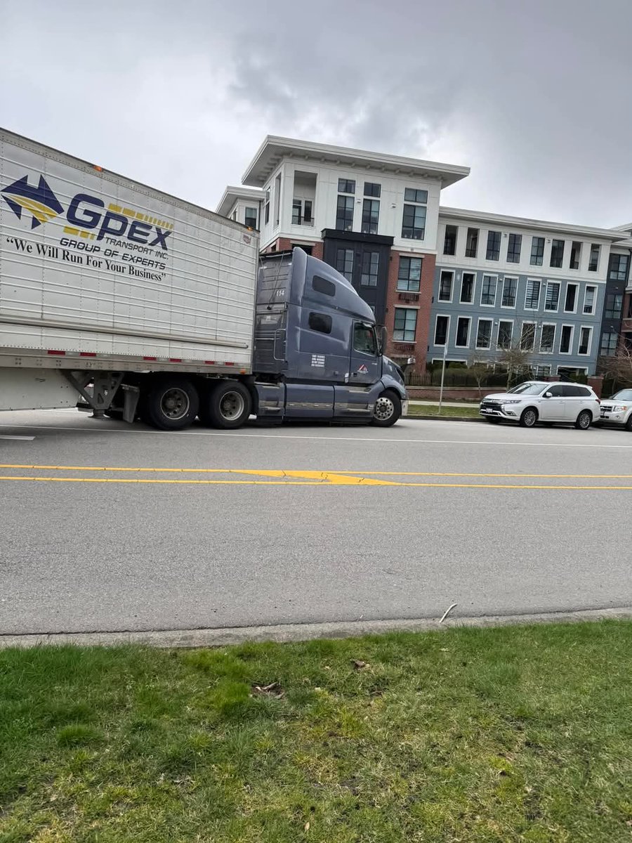 SkilledCanada's tweet photo. (#303/03/225)
BRITISH COLUMBIA (S)
#Gpex
""Just witnessed this guy smoke the traffic light he said he’d report it some how I don’t believe he will it’s ok I will"" https://t.co/222kxIlvdj