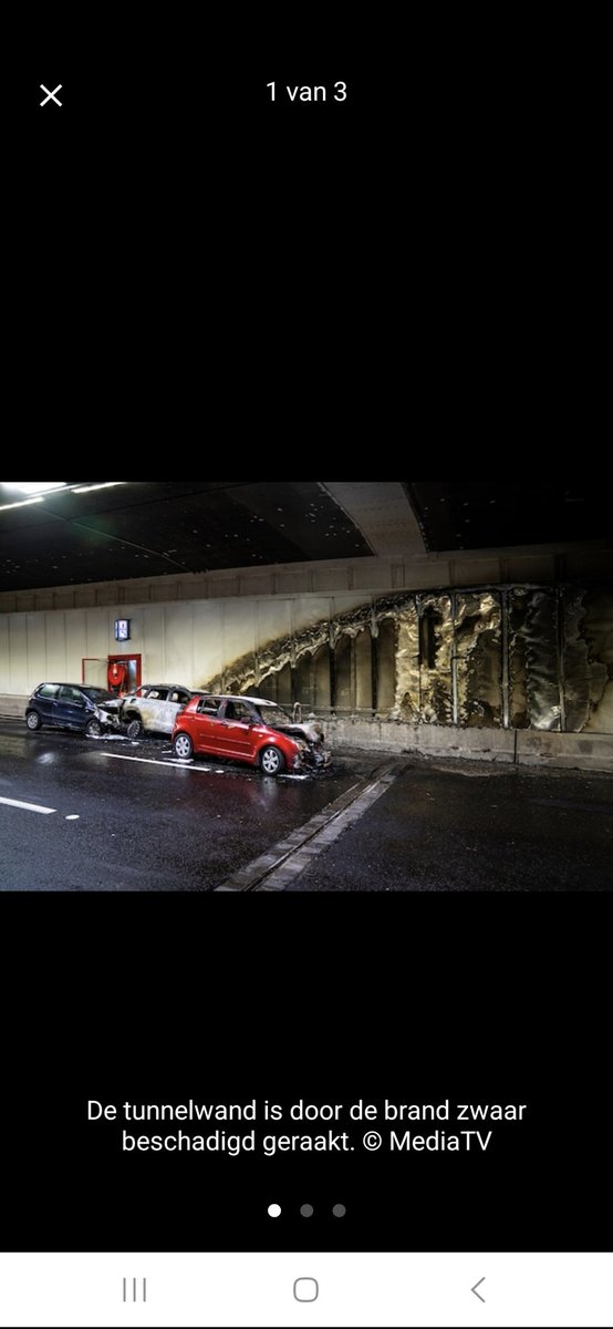Brand Heinenoord tunnel. Las en zag net het artikel in het AD met deze foto! Lijkt me niet echt de bedoeling dat een tunnel wand zo gaat branden en smelten. Levensgevaarlijk