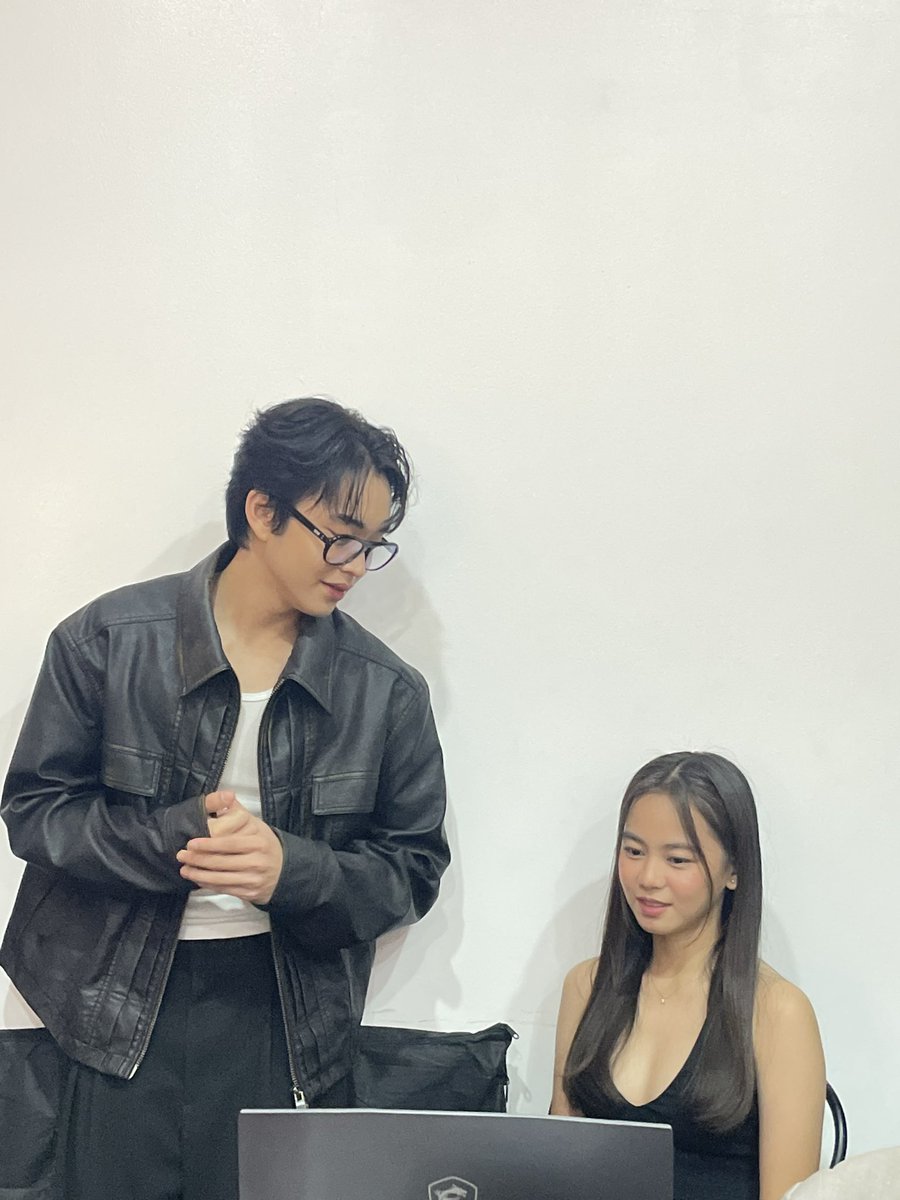 viva_records's tweet photo. Ano kayang pinapanood nila? 🙈🫣

#AshBin #AshtineOlviga #RabinAngeles https://t.co/hocp51UHqs